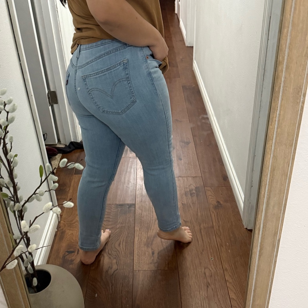 Levi Strauss and Co boyfriend light blue jeans